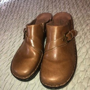 Clarks leather mule clogs tan size 9